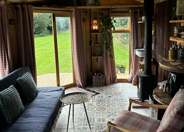 Pear Tree Hut At Carr House Farm